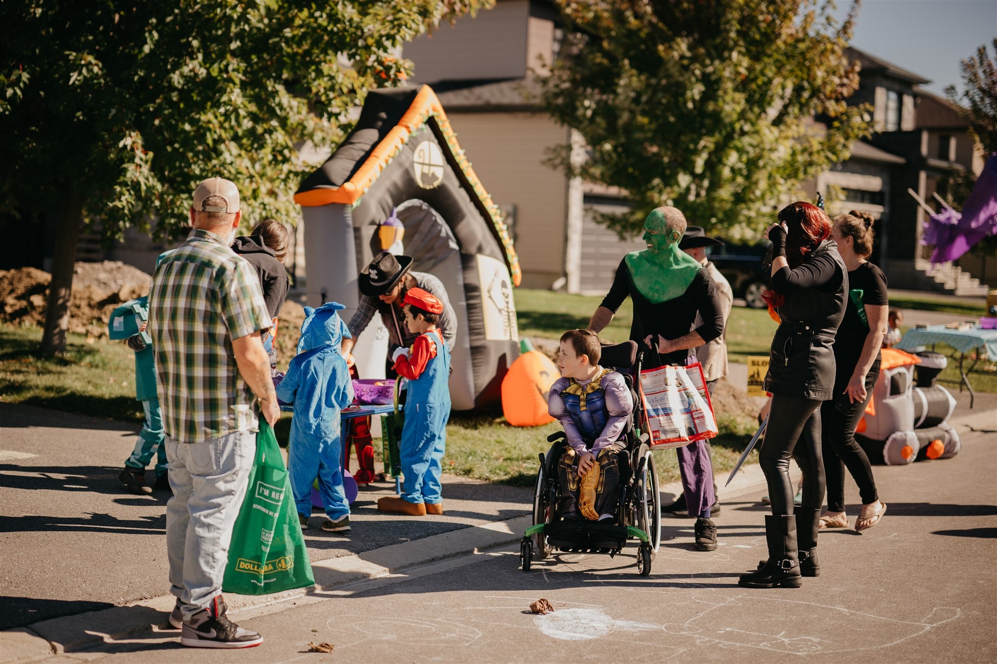 Load video: Embrun Ontario Accessible Halloween Octobre 2025